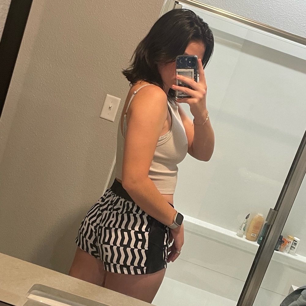 black and white graphic adidas shorts!! 🤍🖤 - Picture 2 of 5